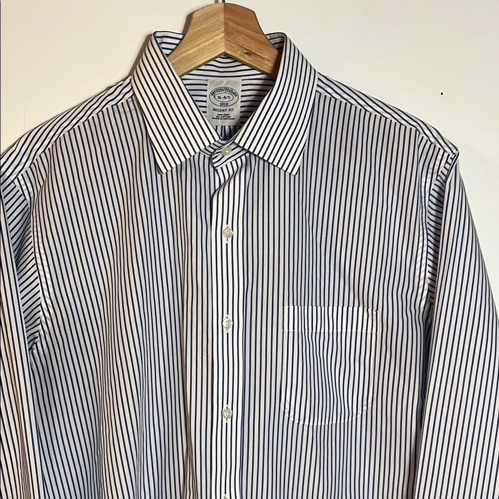 Brooks Brothers Regent Fit Men's Non-Iron Striped Oxford Collared Dress Shirt